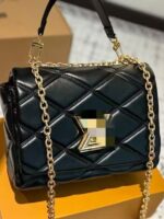 Chic Small Handbags For Women - Image 3